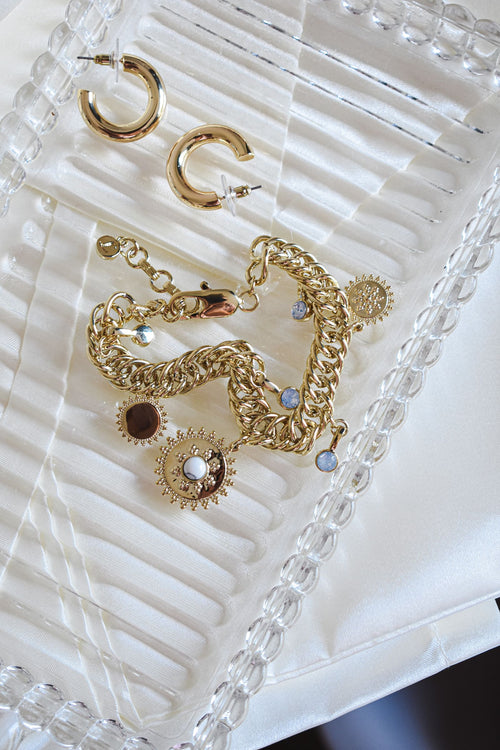 Chains on a glass tray