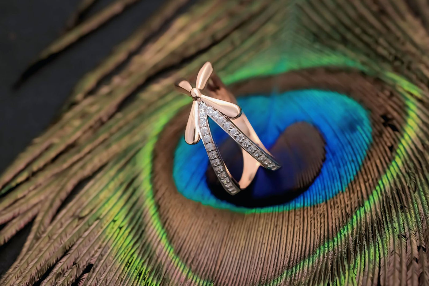 Rose gold signet ring detail